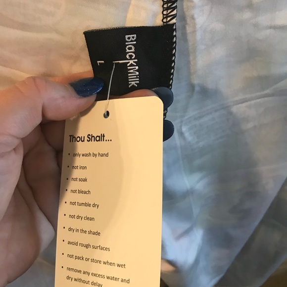 black milk Woman In Red Leggings L New with tags - Picture 5 of 5